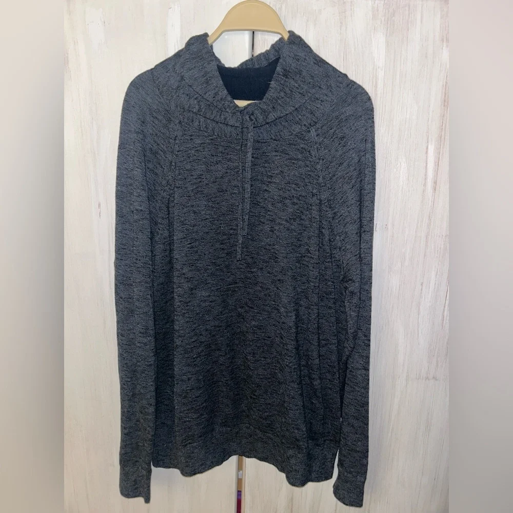 Men’s Banana Republic Pullover Sweater/Shirt Size Large Blue/Gray Knit-like EUC
